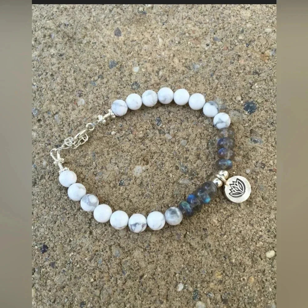 Labradorite Bracelet, Howlite Bracelet, Lotus Flower, Unisex Bracelet - Picture 3 of 3